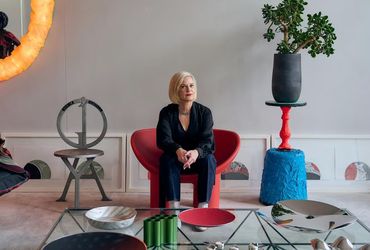 Portrait of Simone LeAmon with her home collected objects, the new CEO of the DIA 370x250 featured image