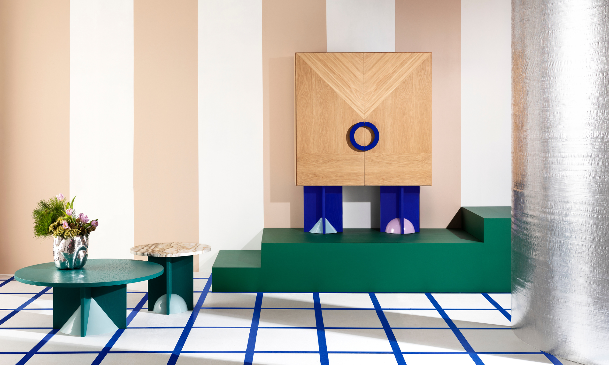 Beeline cabinet in oak and blue lacquer